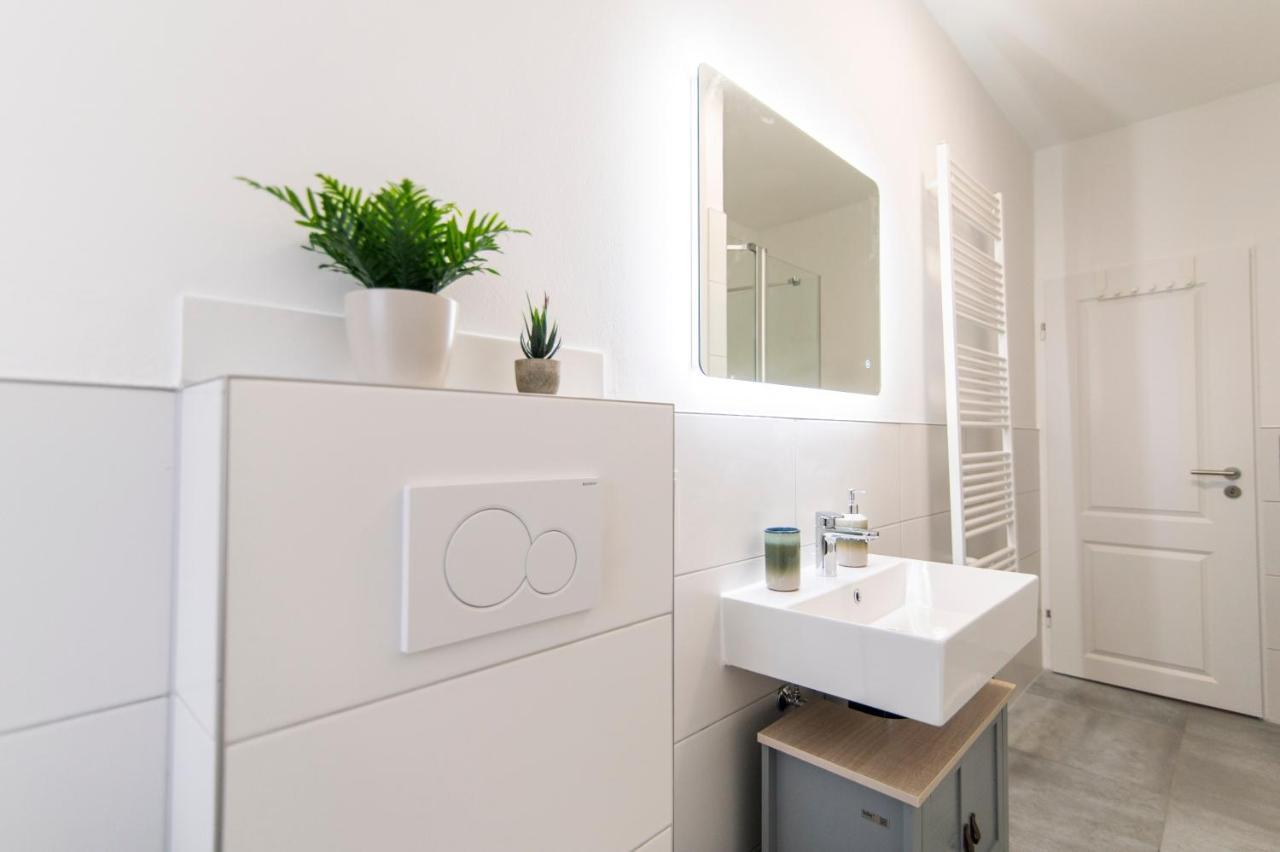 Peter Apartments - Wohnung 90Qm, 3 Schlafzimmer, Kueche, Wohnzimmer, Balkon, Netflix フルダ エクステリア 写真